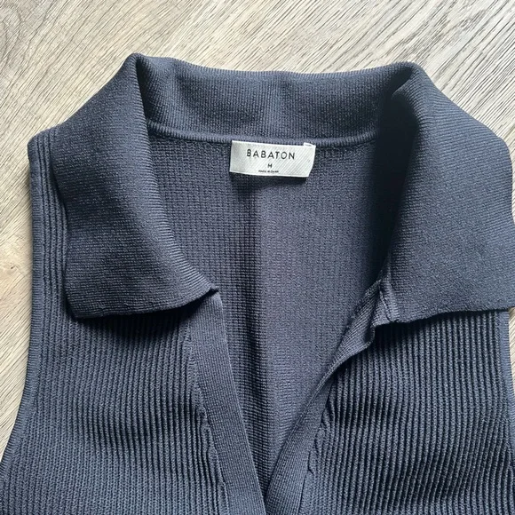 BNWOT Aritzia Babaton Sculpt Knit Sleeveless Ribbed Polo Crop Top - Picture 3 of 3